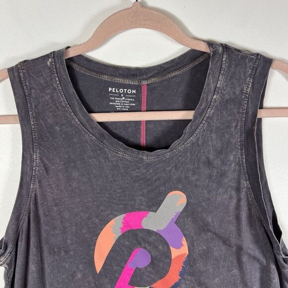Peloton Distressed Gray Logo Tank Top Women's Size Small Athletic Biking Workout - Picture 3 of 8